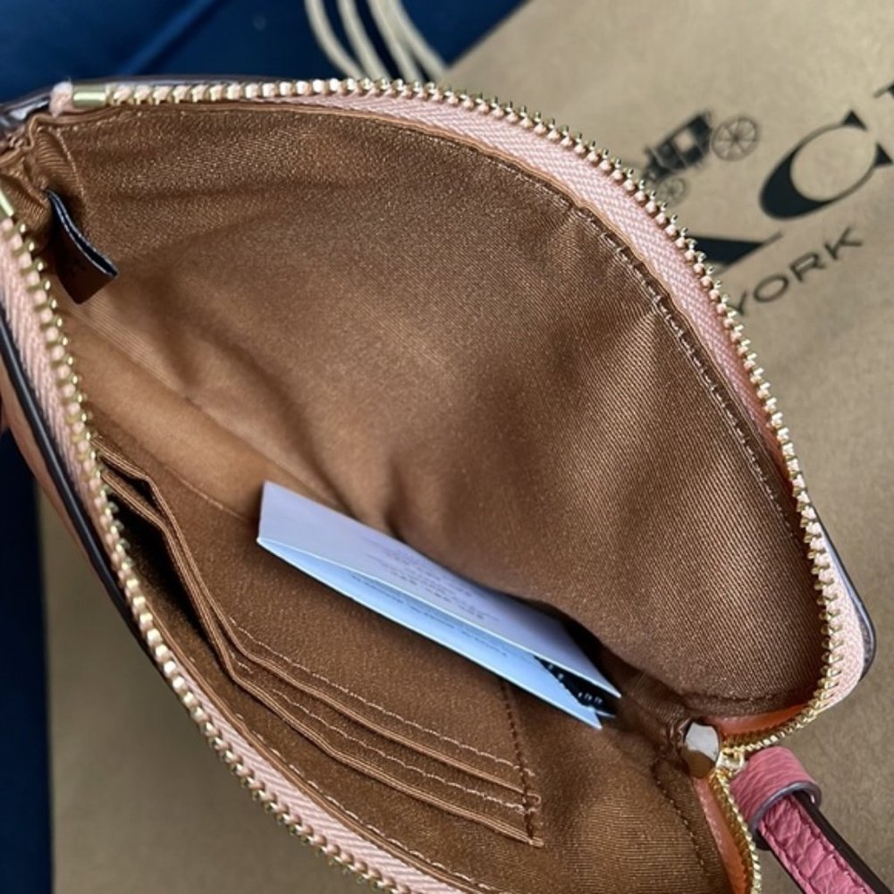 Coach Corner Zip Wristlet In Colorblock With Horse And Carriage - Picture 5 of 16